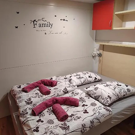 F95 Aqualuna Kamp Natura Swimming Card Not Included