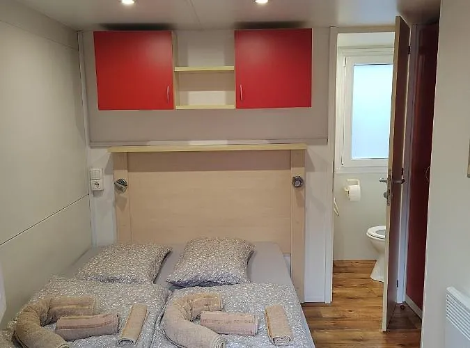 F95 Aqualuna Kamp Natura Swimming Card Not Included